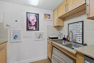 1601 E Cesar Chavez St, Austin, TX 78702 - Photo 13