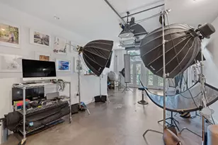 1601 E Cesar Chavez St, Austin, TX 78702 - Photo 21