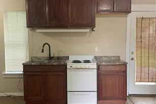 302 S Burleson St, Kyle, TX 78640 - Photo 3