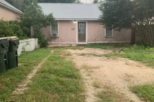 302 S Burleson St, Kyle, TX 78640 - Photo 1
