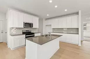 408 Sullivan Wy, Elgin, TX 78621 - Photo 5