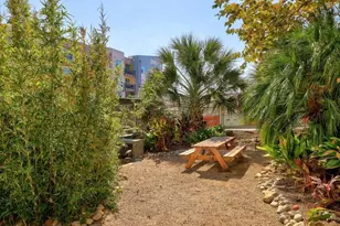 1601 E 5th St, Austin, TX 78702 - Photo 19