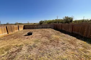 172 Allington Cir, Jarrell, TX 76537 - Photo 35