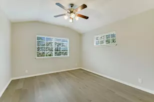 1310 W Parmer Ln, Austin, TX 78727 - Photo 17