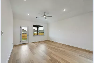 1012 Universal Drive, Hutto, TX 78634 - Photo 7