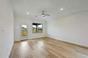 1012 Universal Dr, Hutto, TX 78634 - Photo 7