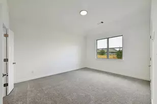 1012 Universal Dr, Hutto, TX 78634 - Photo 19