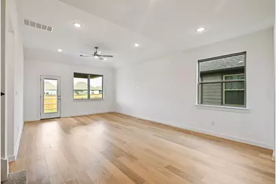 1012 Universal Drive, Hutto, TX 78634 - Photo 5