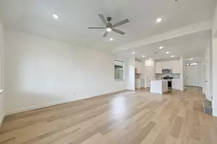 1012 Universal Dr, Hutto, TX 78634 - Photo 11