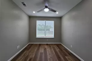 169 Chickasaw, Smithville, TX 78957 - Photo 9