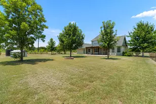 913 Co Rd 220, Florence, TX 76527 - Photo 35
