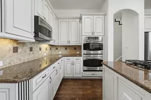121 Burgess Ln, Austin, TX 78738 - Photo 7