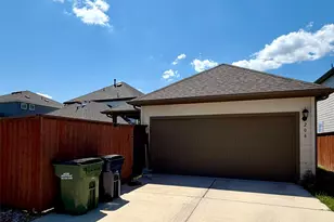 208 Flowers Ave, Hutto, TX 78634 - Photo 9