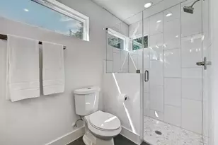 2405 E 11th St, Austin, TX 78702 - Photo 19