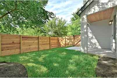 2405 E 11th Street #2, Austin, TX 78702 - Photo 7