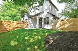 2405 E 11th St, Austin, TX 78702 - Photo 1
