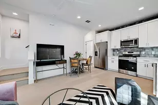 2405 E 11th St, Austin, TX 78702 - Photo 13