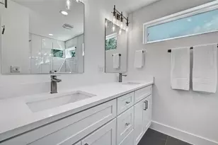2405 E 11th St, Austin, TX 78702 - Photo 21
