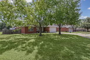 1313 Laurelleaf Dr, Pflugerville, TX 78660 - Photo 3