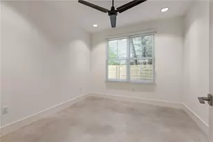 408 W 38 1/2 St, Austin, TX 78705 - Photo 29