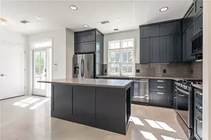 408 W 38 1/2 St, Austin, TX 78705 - Photo 5