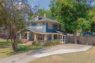 602 W Buck St, Caldwell, TX 77836 - Photo 1