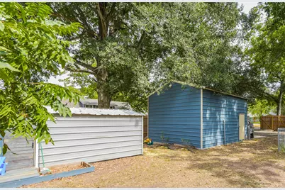 602 W Buck Street, Caldwell, TX 77836 - Photo 17