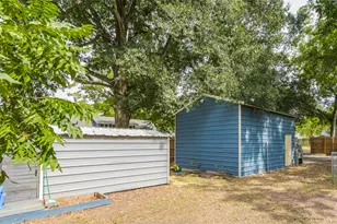602 W Buck St, Caldwell, TX 77836 - Photo 17