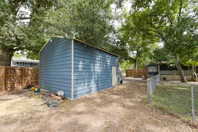 602 W Buck Street, Caldwell, TX 77836 - Photo 3
