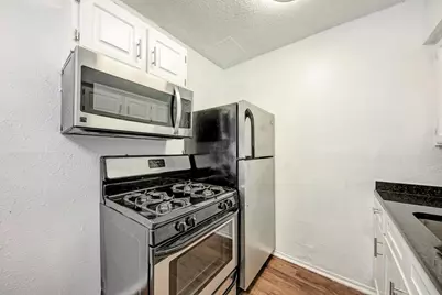 2401 Manor Road #133, Austin, TX 78722 - Photo 15