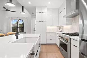 2104 E 2nd St, Austin, TX 78702 - Photo 13