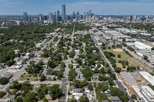 2104 E 2nd St, Austin, TX 78702 - Photo 35