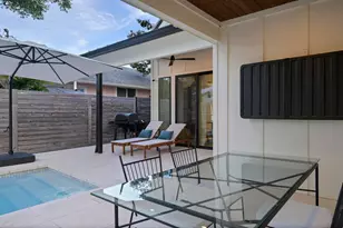2104 E 2nd St, Austin, TX 78702 - Photo 33