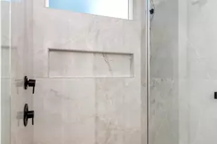 2104 E 2nd St, Austin, TX 78702 - Photo 19