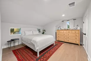 2104 E 2nd St, Austin, TX 78702 - Photo 27