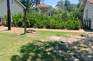 105 Tom Tom, Smithville, TX 78957 - Photo 3
