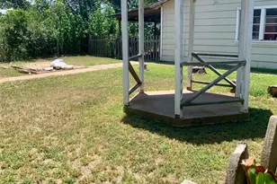 105 Tom Tom, Smithville, TX 78957 - Photo 7