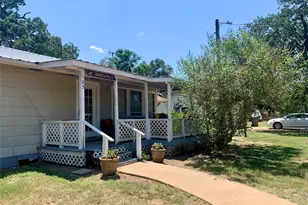 105 Tom Tom, Smithville, TX 78957 - Photo 1