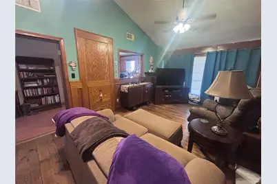 105 Tom Tom, Smithville, TX 78957 - Photo 19