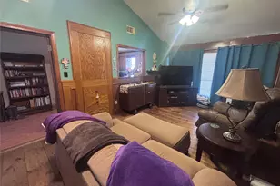 105 Tom Tom, Smithville, TX 78957 - Photo 19