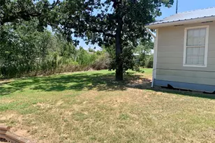 105 Tom Tom, Smithville, TX 78957 - Photo 11
