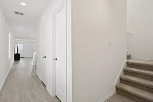 539 Commander Abbott Dr, Jarrell, TX 76537 - Photo 5