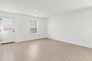 539 Commander Abbott Dr, Jarrell, TX 76537 - Photo 11