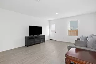 539 Commander Abbott Dr, Jarrell, TX 76537 - Photo 15