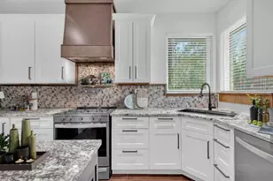 326 Coventry Rd, Spicewood, TX 78669 - Photo 11