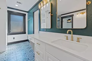 404 Co Rd 421, Spicewood, TX 78669 - Photo 17