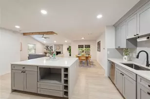 6809 Lunar Dr, Austin, TX 78745 - Photo 19