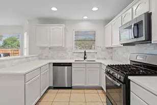 301 Abamillo Ct, Hutto, TX 78634 - Photo 13