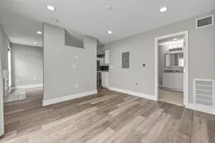 935 La Posada Dr, Austin, TX 78752 - Photo 15