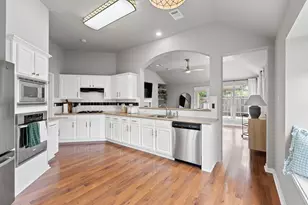 9305 Donner Ln, Austin, TX 78749 - Photo 11